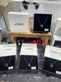 ギフトBOX付きシルバーネックレスが入荷いたしました！