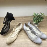 メッシュパンプス