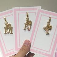 再入荷♡ハートモチーフイニシャルチャーム